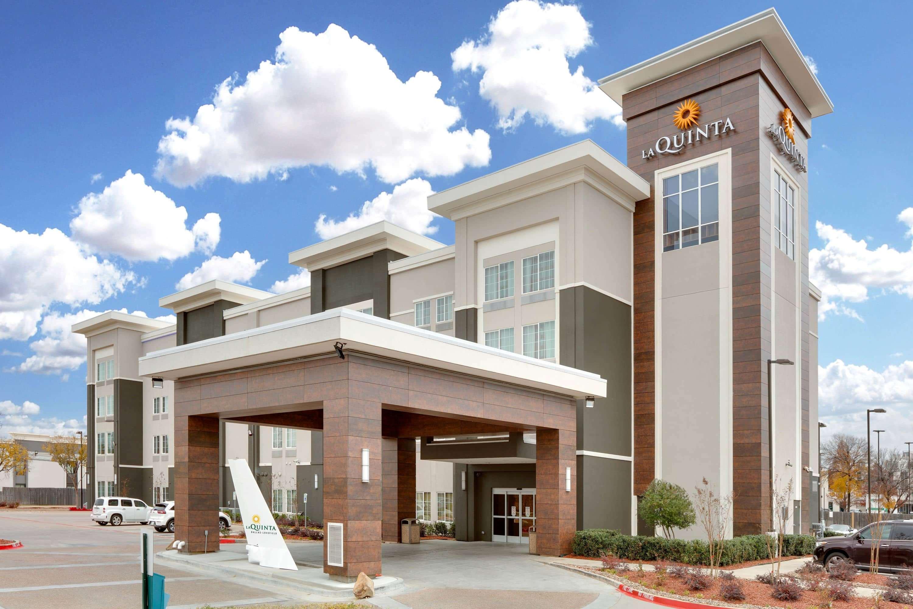 La Quinta By Wyndham Dallas Love Field Exterior photo