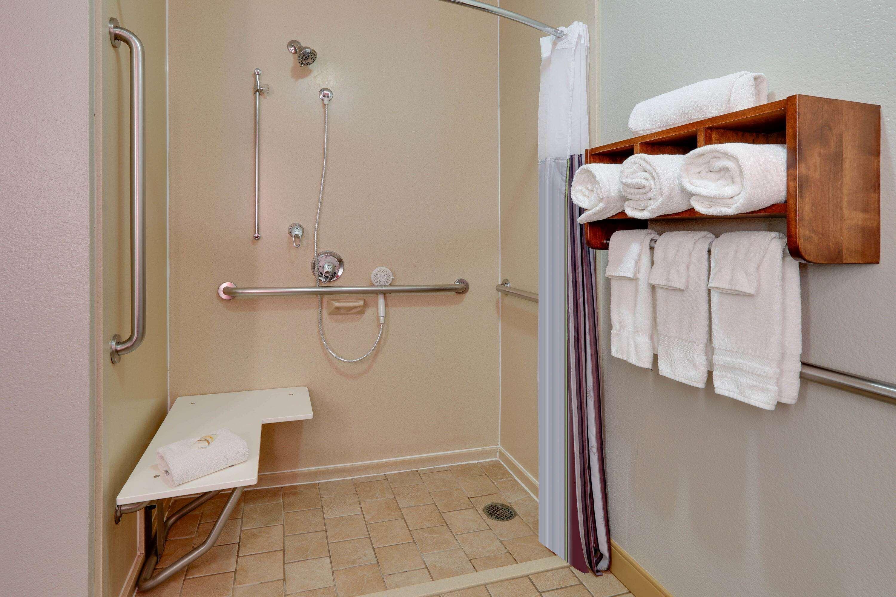 La Quinta By Wyndham Dallas Love Field Exterior photo